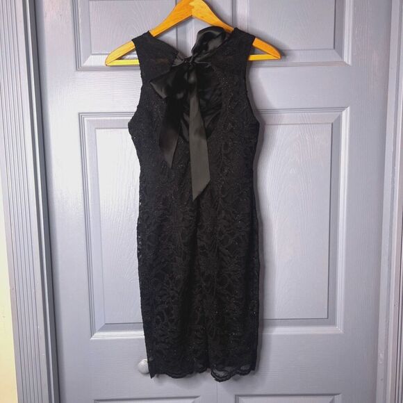 Morgan & Co Black Lace Sleeveless Ribbon Tie Back Sheath Cocktail Dress Size 7/8 - Picture 2 of 11